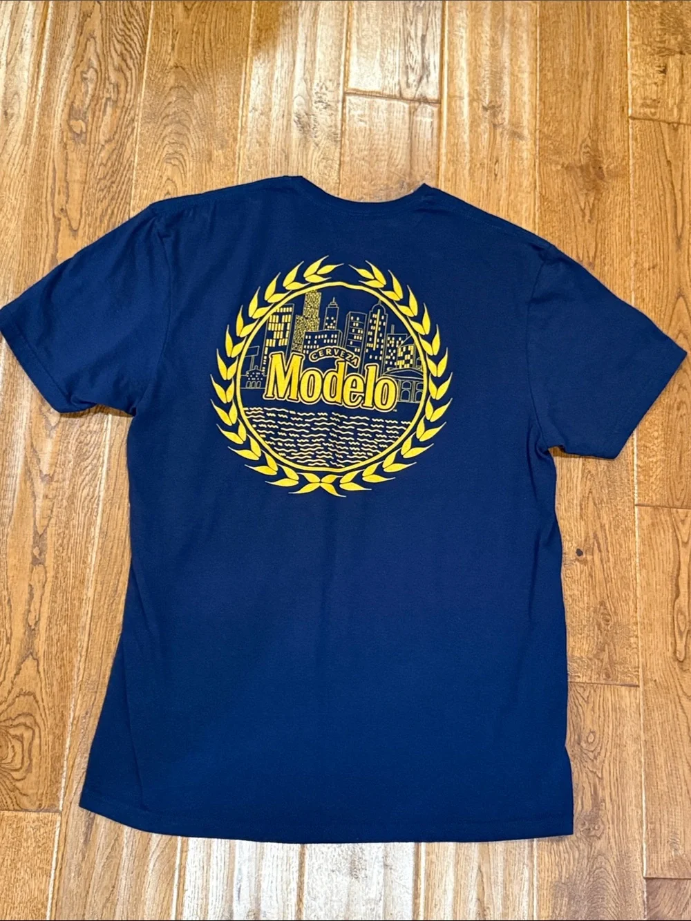 Cerveza Modelo shirt
